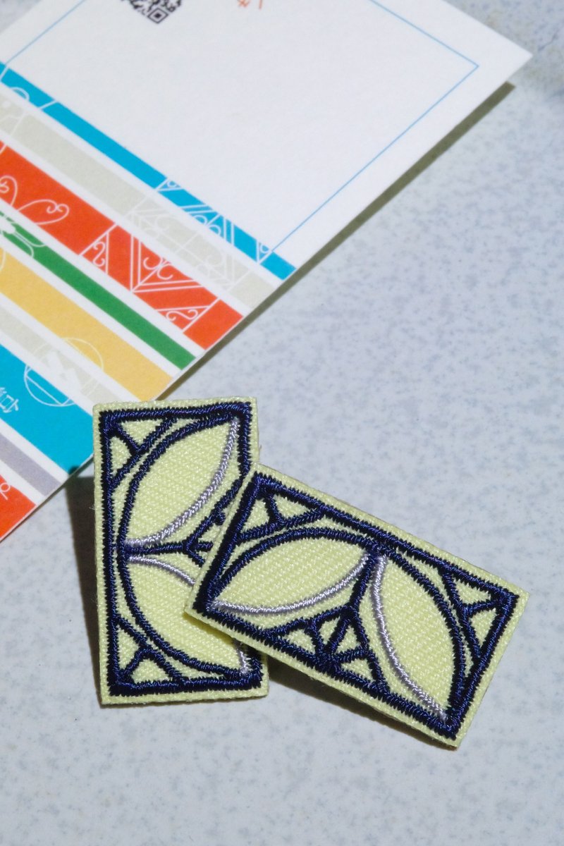 刺繍アクセサリー 鉄窓花【薄黄】 - 耳環/耳夾/耳骨夾 - 繡線 白色