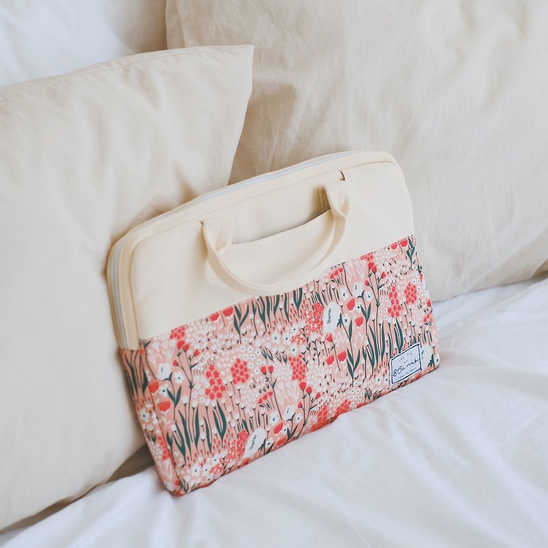 【Pink Control】Into the Sea of Pink Flowers - Laptop Bag (13-14 inches) /815a.m - Laptop Bags - Cotton & Hemp White