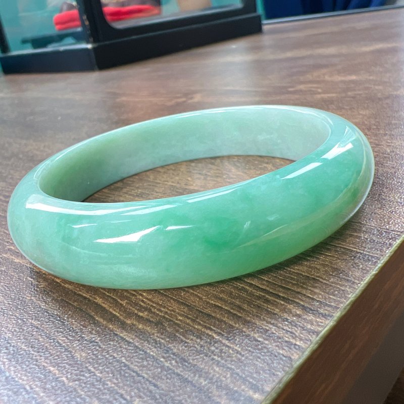 Ice Green Jade Bangle | Fits Wrist Size 18.5 | Natural Burmese Jadeite (A-grade) | Gift Idea - สร้อยข้อมือ - หยก สีเขียว