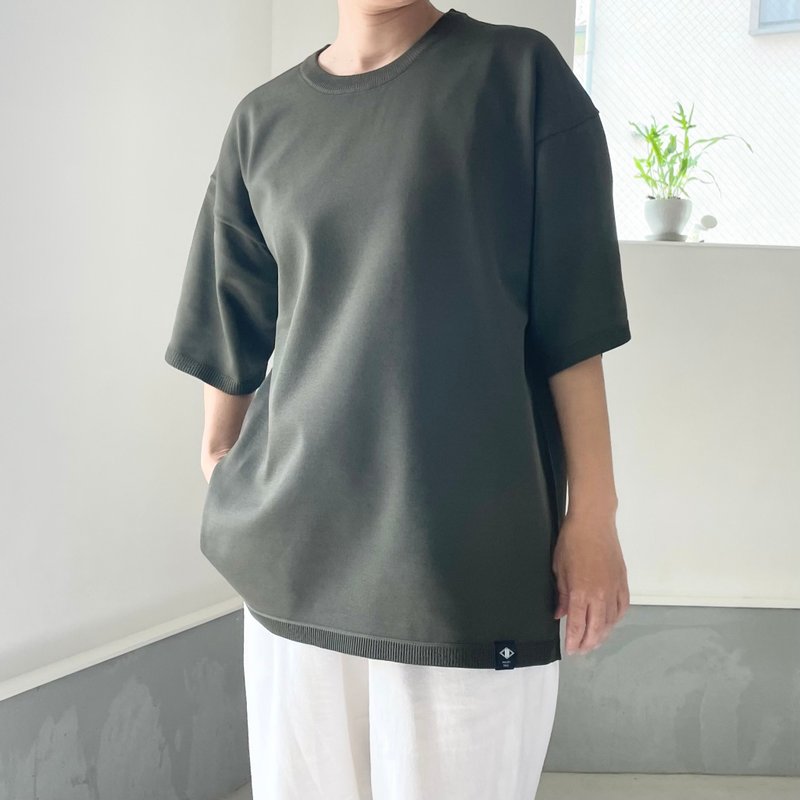 2025新作【ユニセックス】ビッグシルエット ニットTシャツ【カーキ】 - 女 T 恤 - 聚酯纖維 卡其色