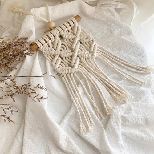 𝐚𝐧𝐧𝐢𝐞𝐞𝐢𝐧𝐧𝐚 |macrame studio Macrame 編織 交叉 對稱 珠珠 小型 吊飾 掛飾