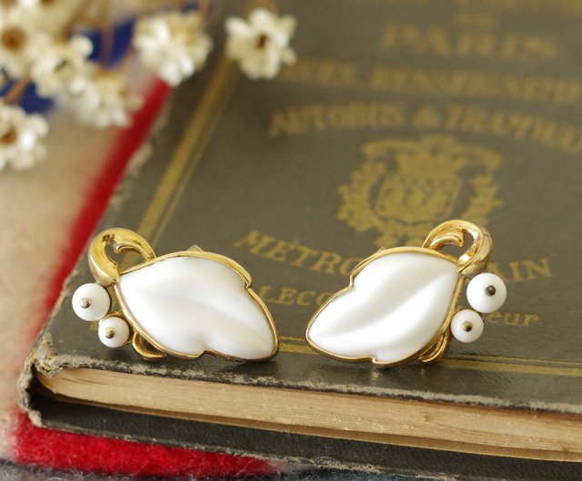 Gold filled Vintage outlet Leaf style white pale pink Enamel earrings Clip On