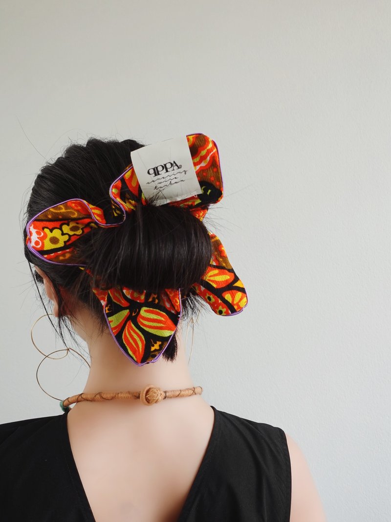 Sustainable Square Big Scrunchie 1 Piece Hair Accessory Square Scrunchie - เครื่องประดับผม - วัสดุอื่นๆ หลากหลายสี