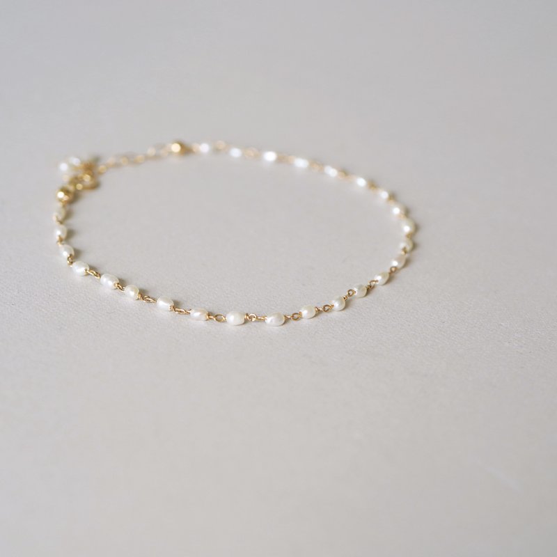 Limited quantity 14kgf small rice pearl bracelet - Bracelets - Other Metals White