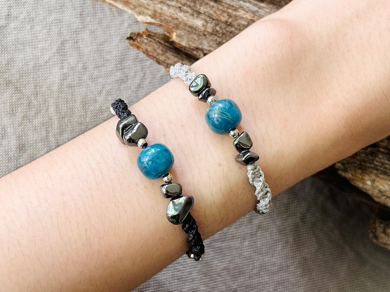 Blue apatite hematite braided bracelet - สร้อยข้อมือ - คริสตัล สีน้ำเงิน