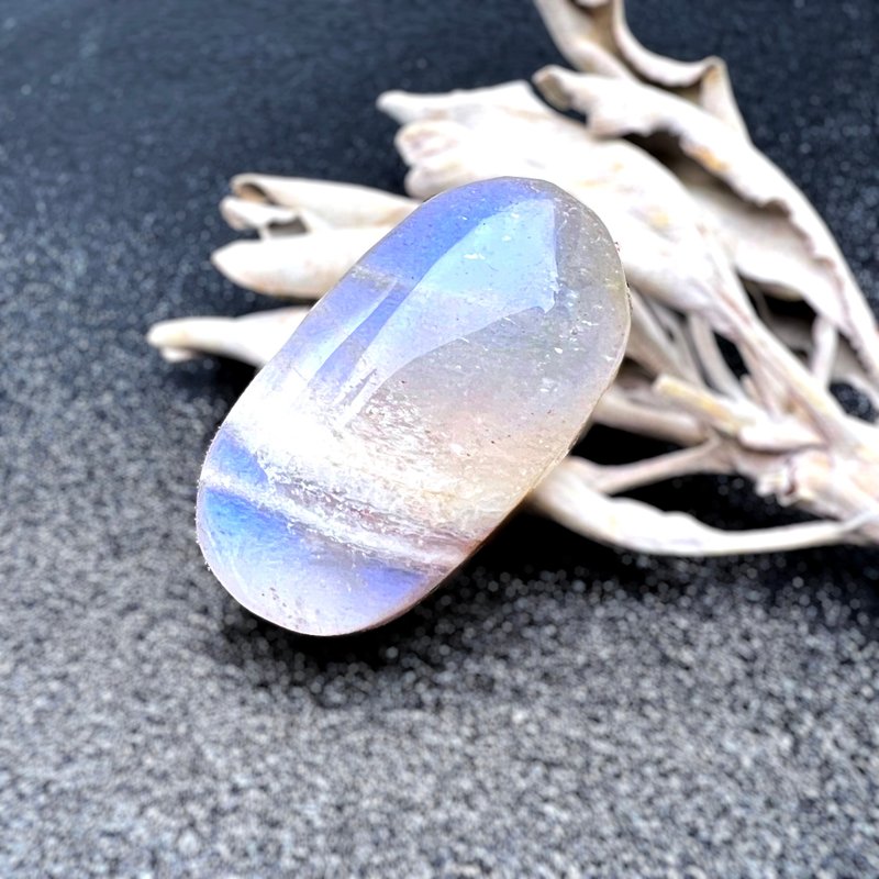Sleeplight. Handle Energy Gentle Healing Stone Veins l Blue Moonstone Moonstone Mini Handle Subtle Sparkle l - Items for Display - Stone Multicolor