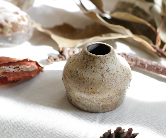 手引き花蓮生土陶器 ミニ花瓶/花器 3 - ショップ バニーラビット 花瓶