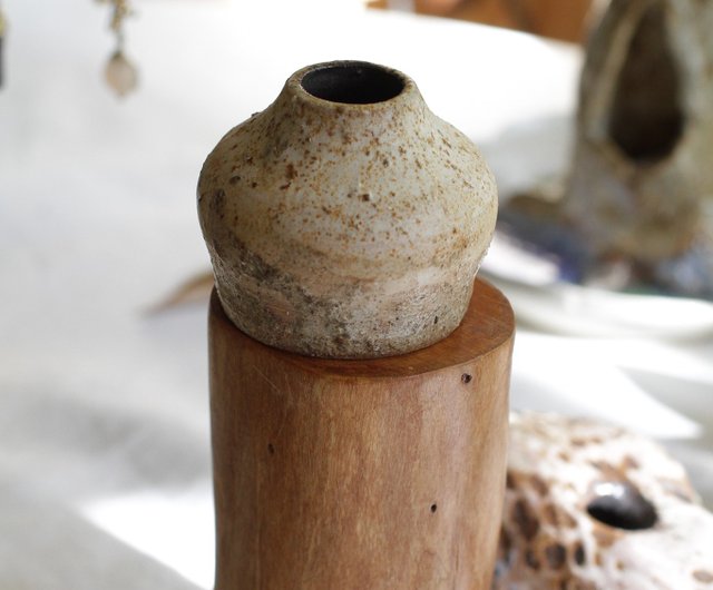 陶器製花瓶 白と茶色 陶器製花瓶 白と茶色 陶器製花瓶 白と茶色