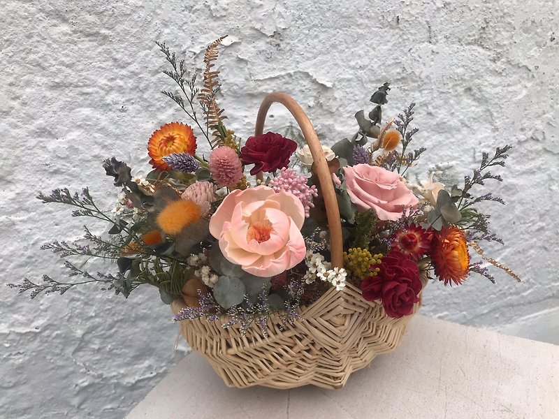 Mother's Day Preserved Dried Flower Picnic Basket - ช่อดอกไม้แห้ง - พืช/ดอกไม้ สึชมพู