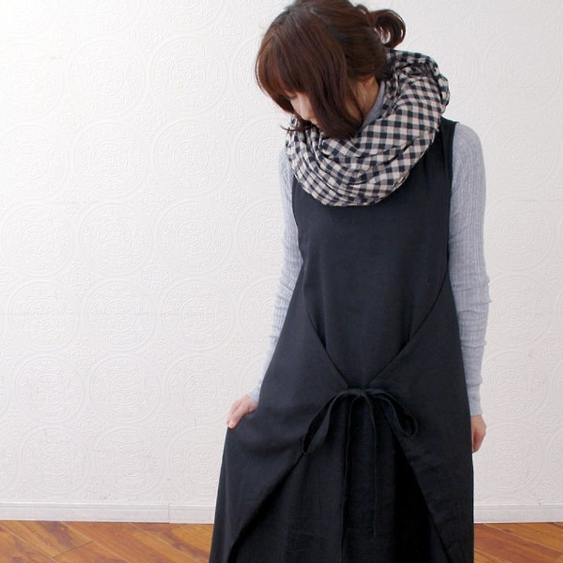 【armoire*】亞麻 100％ 圍裙風長洋裝 [mm-03] - 洋裝/連身裙 - 棉．麻 黑色
