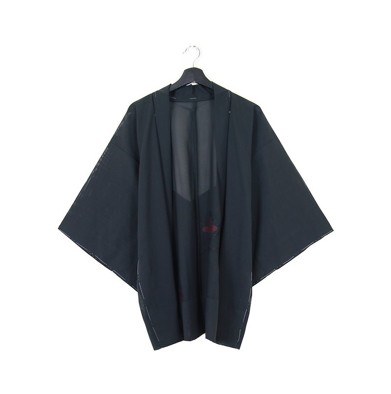 Back to Green :: Japanese kimono feather woven back through the skin hemoglobin grille pattern vintage kimono (KI-29) - เสื้อแจ็คเก็ต - ผ้าไหม สีดำ