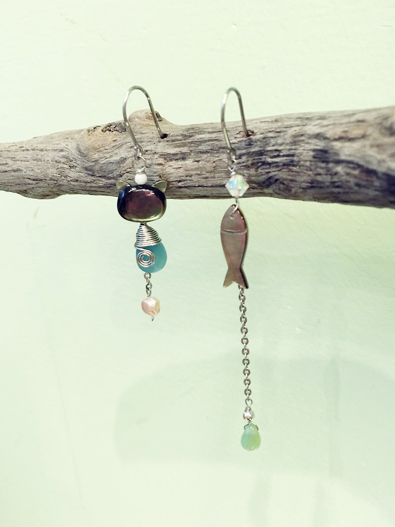 DODOWU ※ ※ dinner with his cat allergy earrings / clip-on can be done - Earrings & Clip-ons - Gemstone Blue