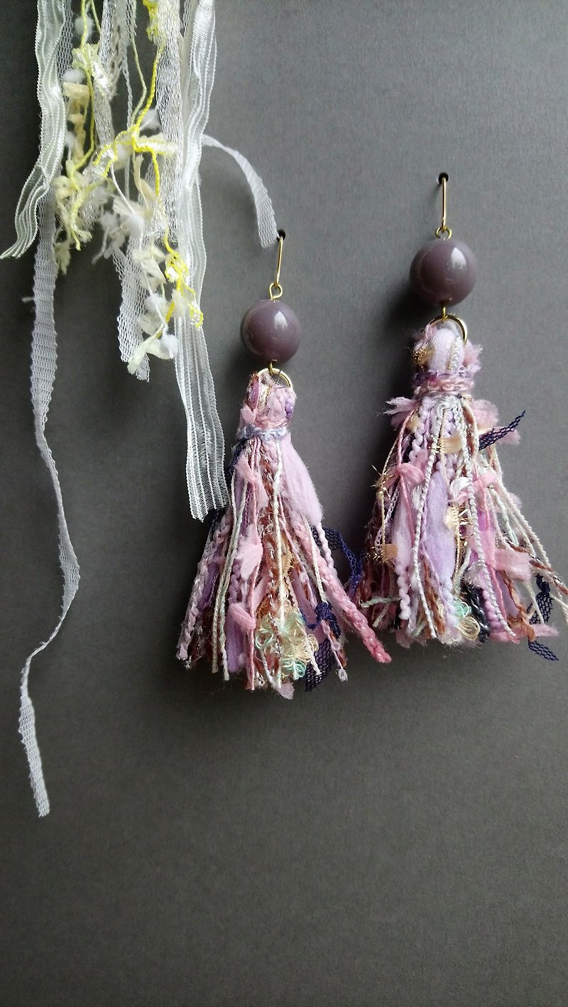 Ming Lan Yixi Shenzhen and Acrylic Beads Earrings - 耳環/耳夾 - 棉．麻 粉紅色