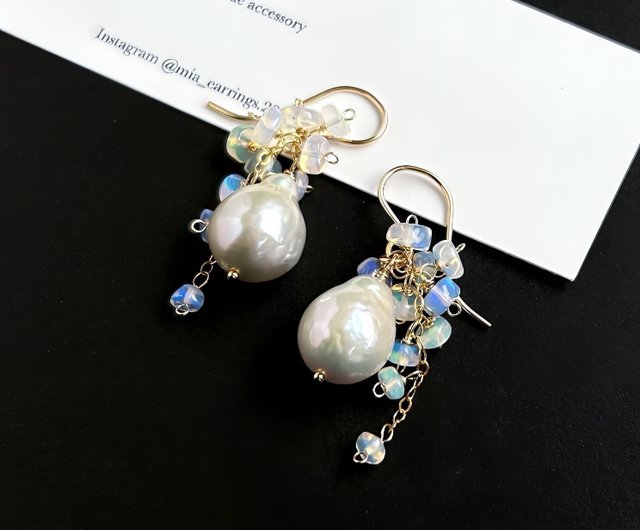 湖水真珠とプレシャスオパールのショートブーケピアス 14KGF - ショップ Mia earrings ピアス・イヤリング - Pinkoi