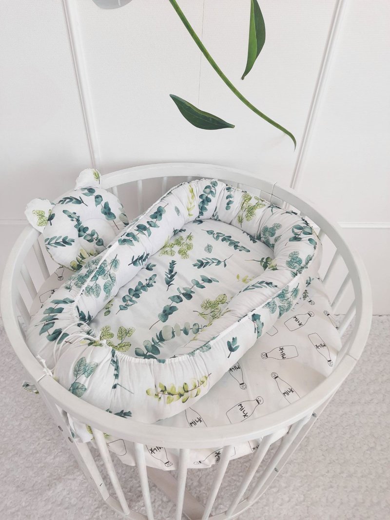 Baby  nest for  newborn  0-8 month +  Pillow as a gift - 嬰兒手鍊/飾品 - 棉．麻 白色