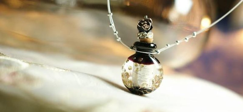 Perfume Bottle Pendant / Round Black - Necklaces - Other Metals 