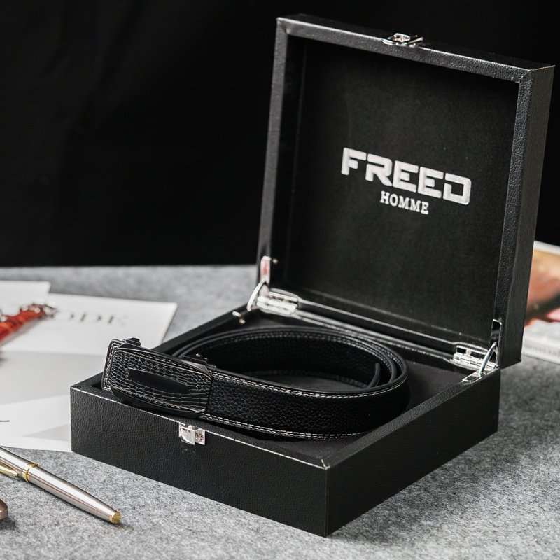 【FREED】仿蛇紋黑邊方形扣頭商務休閒頭層自動牛皮皮帶 - 腰帶/皮帶 - 真皮 黑色