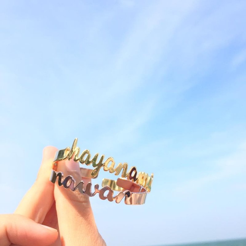 glorygrove alphabet bangle - 手鍊/手環 - 其他金屬 粉紅色
