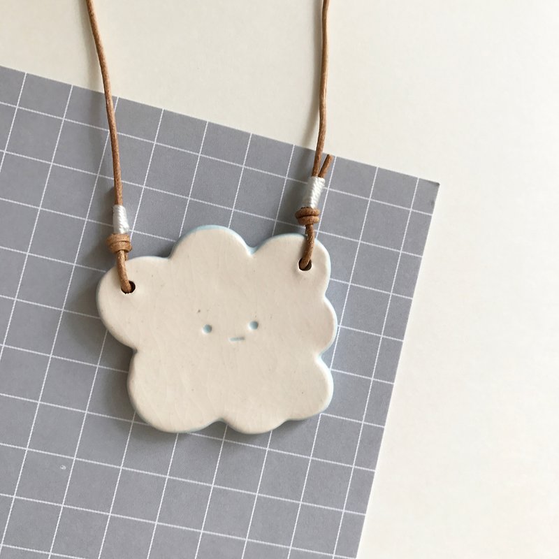 moody cloud 丨 mood 丨 expression 丨 clay necklace 丨 leather necklace 丨 A shape - Chokers - Pottery White