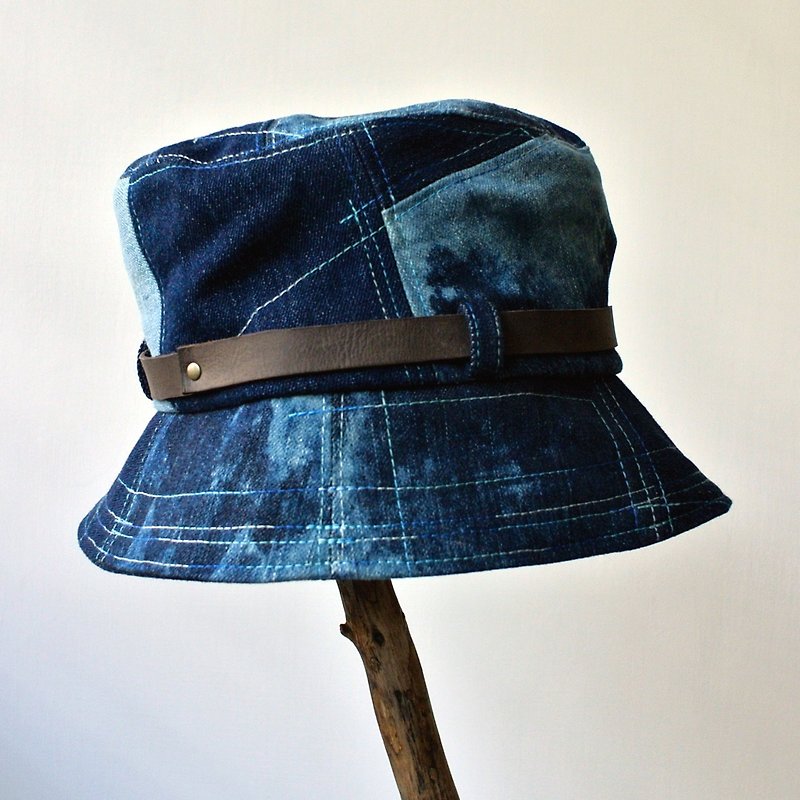 Handmade hats in vintage style/leather/denim/spliced ​​bucket hat - หมวก - ผ้าฝ้าย/ผ้าลินิน สีน้ำเงิน