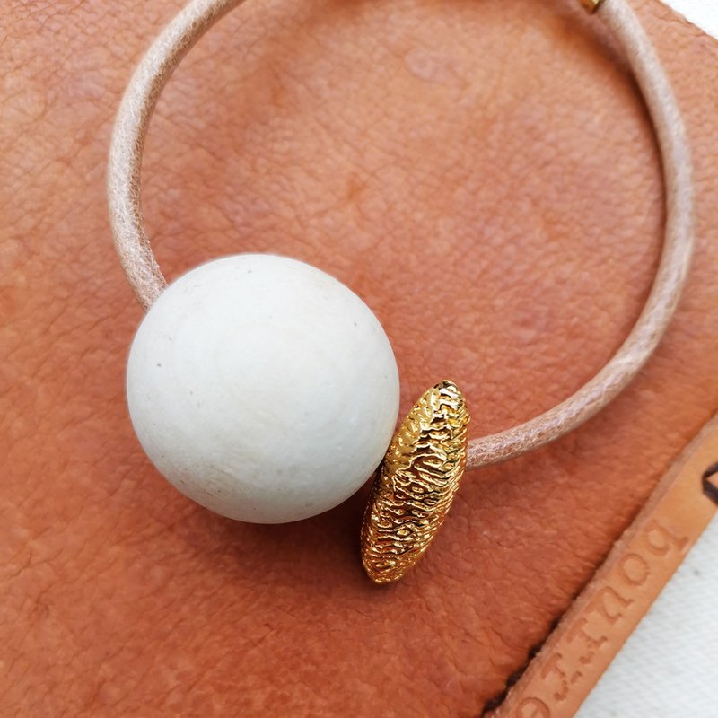 Wind drop leather bracelet cocoon core - Bracelets - Copper & Brass Gold