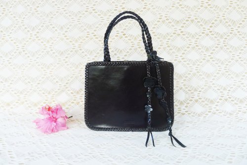⭐️希少な新品⭐️ANNA SUI エンボス 牛革 ハンドバッグ ANNA SUI / アナスイ ミニボストン がま口ハンドバッグ パイソン