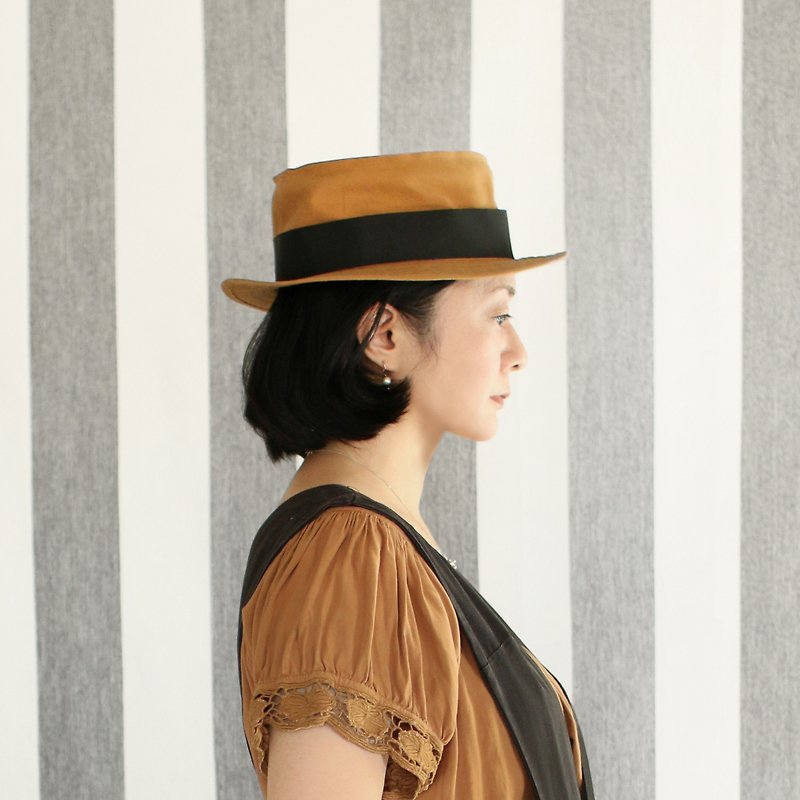 Boater Hat [Ladies] Cinnamon x Black - หมวก - ผ้าฝ้าย/ผ้าลินิน สีนำ้ตาล