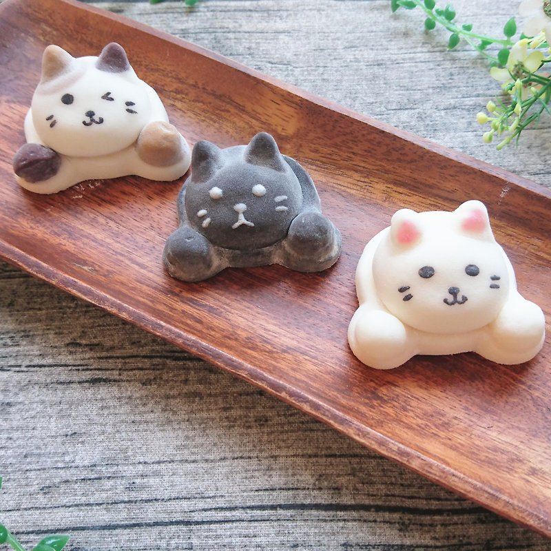 Floating Cat Family Marshmallow (Tricolor) - Cake & Desserts - Fresh Ingredients White