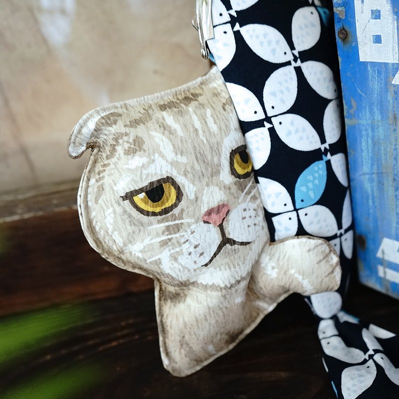 MoMoCats創意收納口金包-貓咪抱七寶魚/共四色 - 鉛筆盒/筆袋 - 棉．麻 