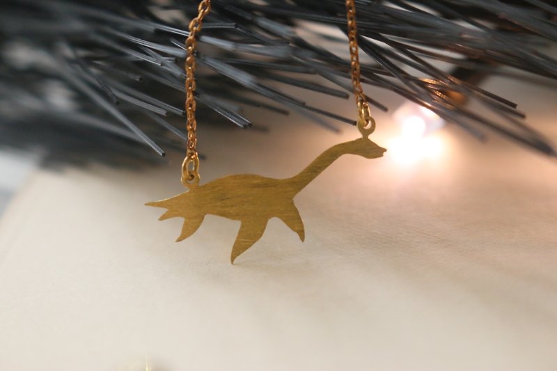 Seasonal Sale Necklace Loch Ness Bronze - สร้อยคอ - โลหะ สีทอง