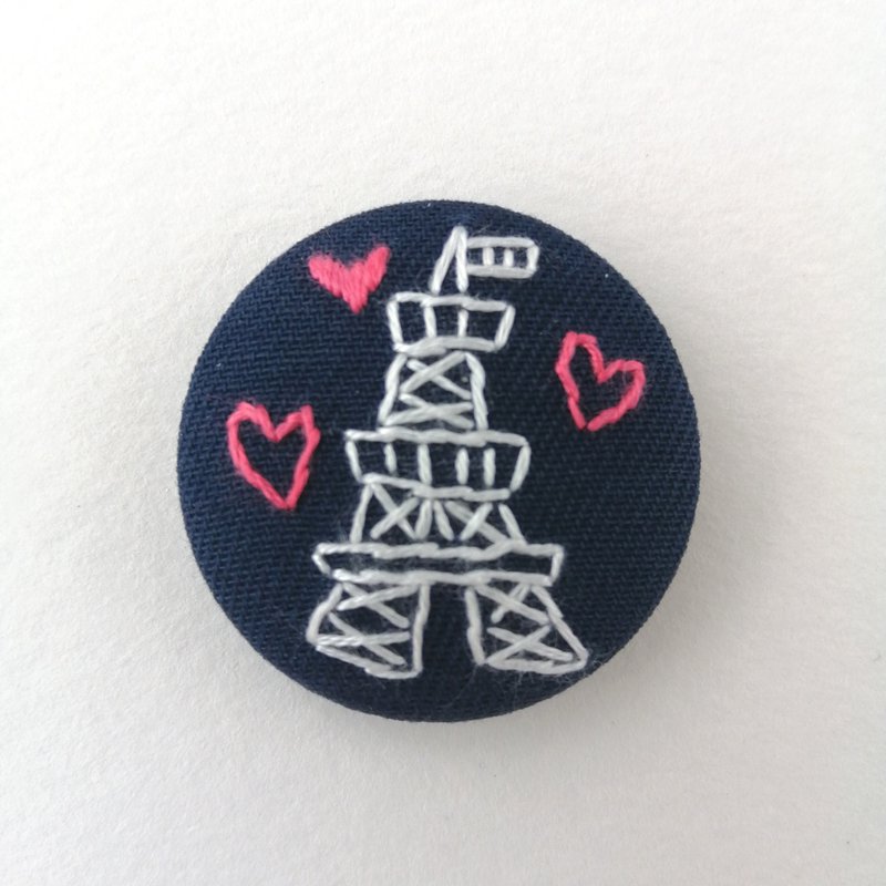 エッフェル塔の刺繍ブローチ - 胸針 - 棉．麻 白色