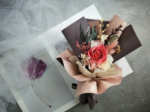 Korean bouquet-single carnation bouquet Immortal graduation bouquet  Valentine's Day - Shop flowerdays Dried Flowers & Bouquets - Pinkoi