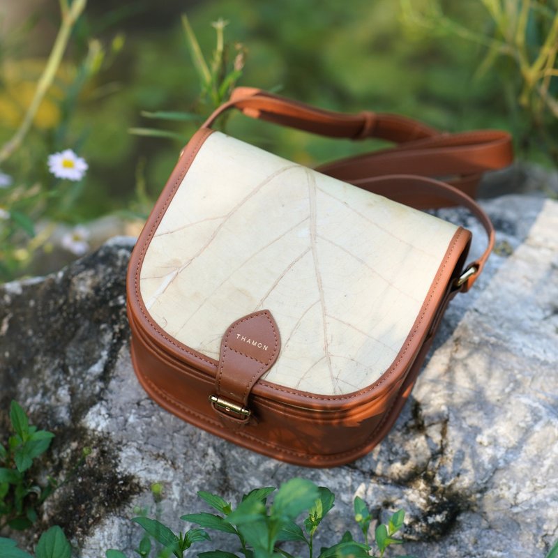 Heidi Crossbody Bag - Latte - 側背包/斜背包 - 植物．花 卡其色