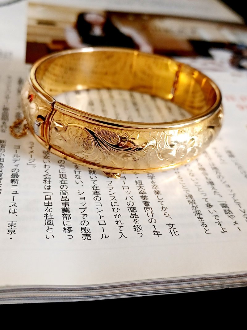 vintage jewelry classical gold carved bracelet - สร้อยข้อมือ - โลหะ 