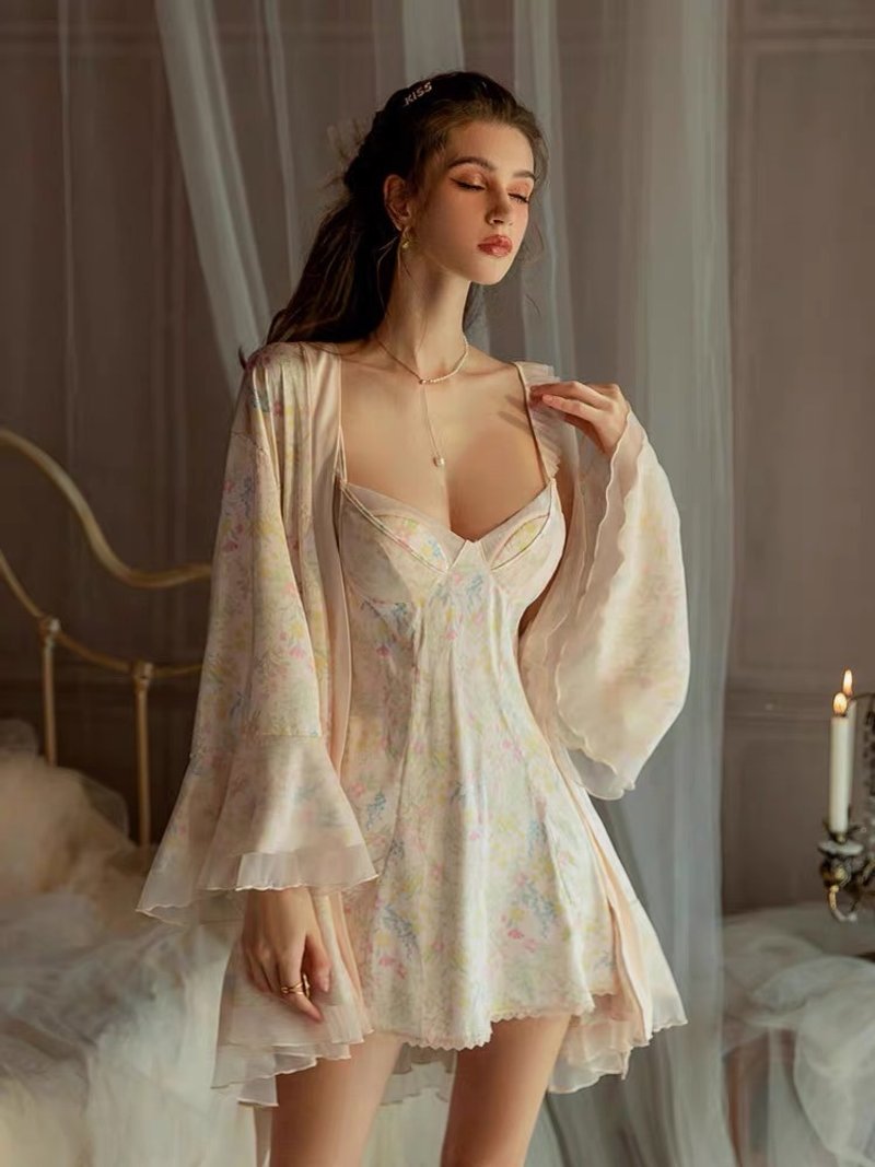 classic satin with floral print - 睡衣/居家服 - 其他材質 