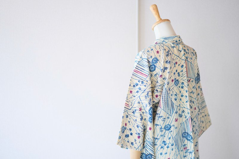 Silk kimono, traditional kimono, Japanese silk haori, abstract kimono /4695 - 女大衣/外套 - 絲．絹 藍色