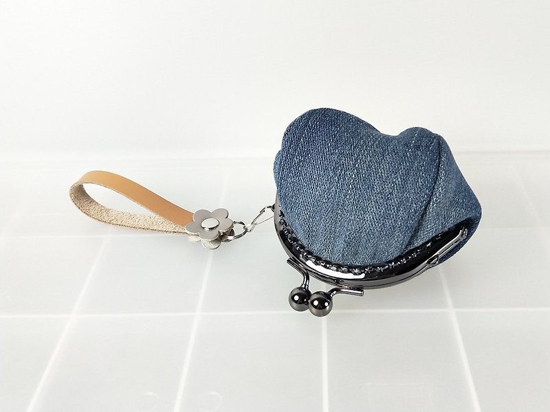 Denim coin purse with rain line (gold bag with lanyard), recycled materials, friendly to the environment - กระเป๋าใส่เหรียญ - วัสดุอื่นๆ สีน้ำเงิน