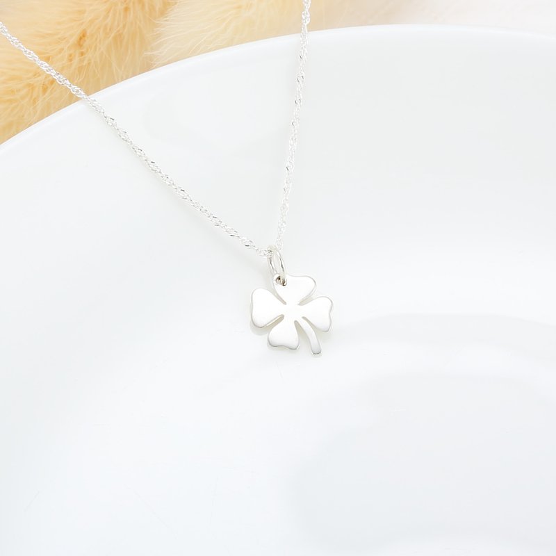 Lucky Four Leaf Clover s925 sterling silver necklace Valentine's Day gift - สร้อยคอ - เงินแท้ สีเงิน