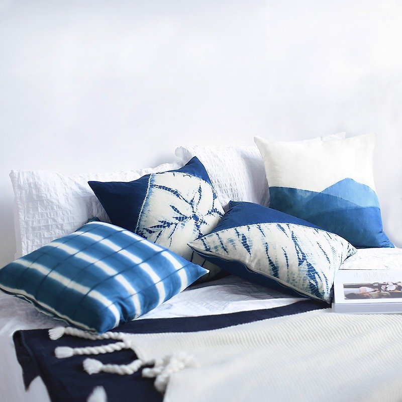 インクホワイト4ピース絞り染め絞り染めブルー染色手作り中国日本ラミーリネンスロー枕枕 - 枕・クッション - コットン・麻 ブルー