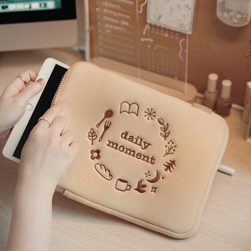 日系奶茶色 Macbook筆記本電腦包 iPad平板包 手帳收納包 手拿袋 - 電腦袋 - 棉．麻 咖啡色