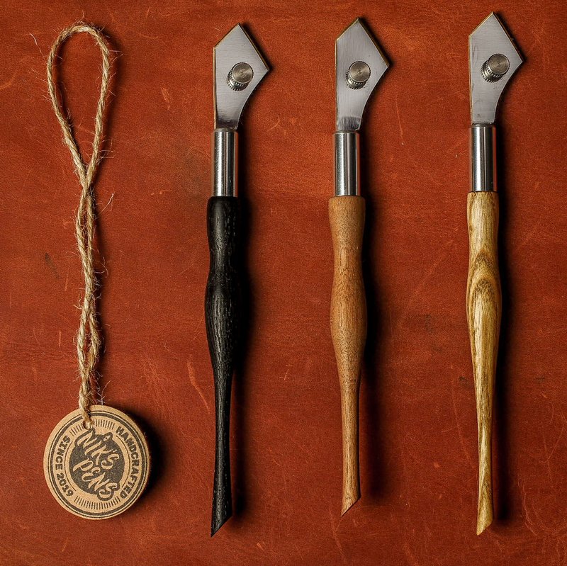 Hand made ruling pen for expressive  calligraphy/Three blades/ Handle carved - 沾水筆 - 其他金屬 銀色