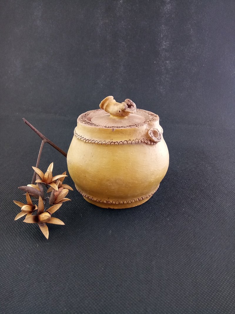 Buddha Belly Bamboo ceramic tea caddy, handmade pottery - ถ้วย - ดินเผา สีกากี