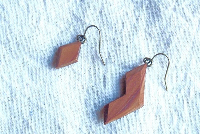 daia-no-kakera earrings (Clip-On, hooks for allergies are possible) - ต่างหู - ไม้ สีนำ้ตาล