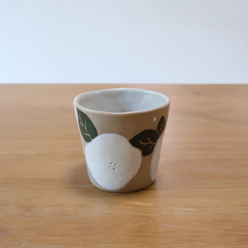 山茶花 手工陶茶杯 - 茶壺/茶杯/茶具 - 陶 卡其色