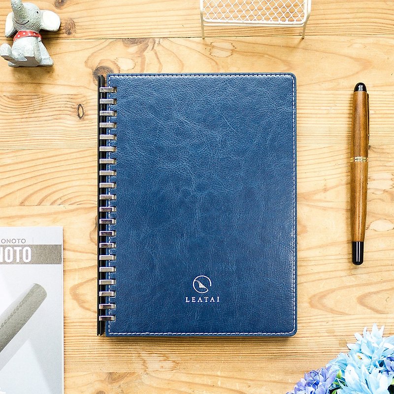 Peaceful。A5 Removable Binder Notebook with Plastic Slide - Navy - สมุดบันทึก/สมุดปฏิทิน - กระดาษ สีน้ำเงิน