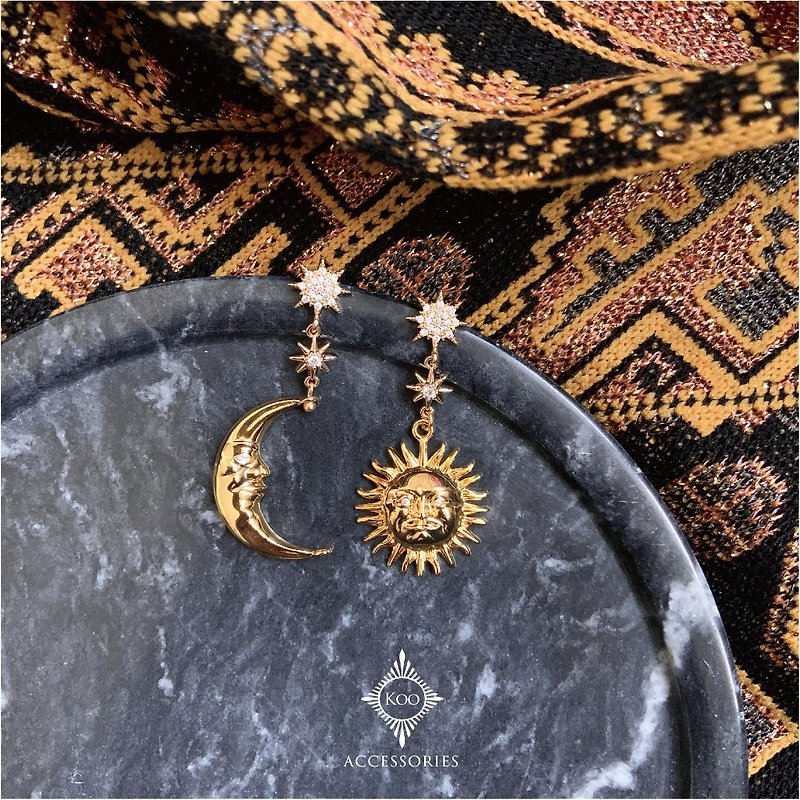 Day and Night Carriage Sun and Moon Asymmetric Stud Earrings - ต่างหู - ทองแดงทองเหลือง 