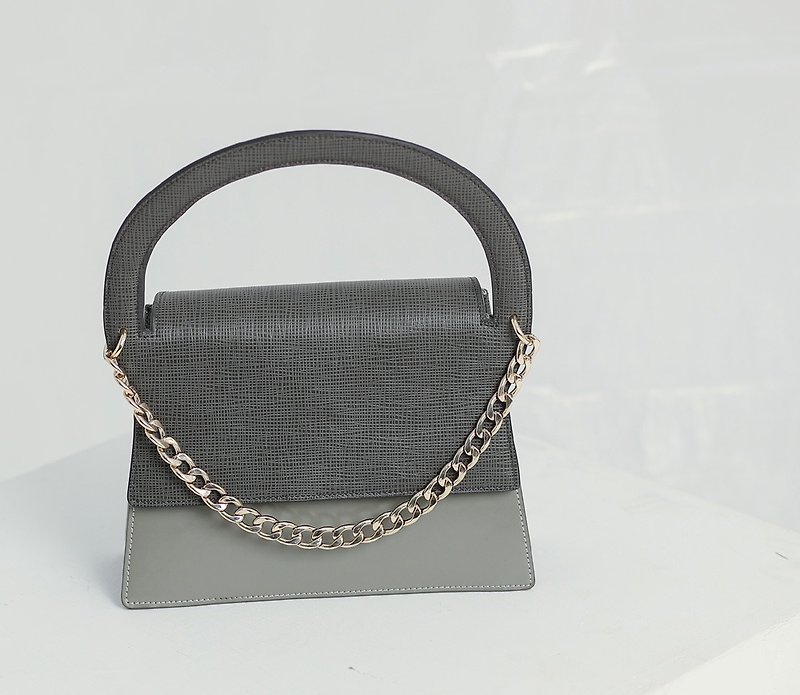 Round handle double leather stitching chain leather bag gray - กระเป๋าแมสเซนเจอร์ - หนังแท้ 