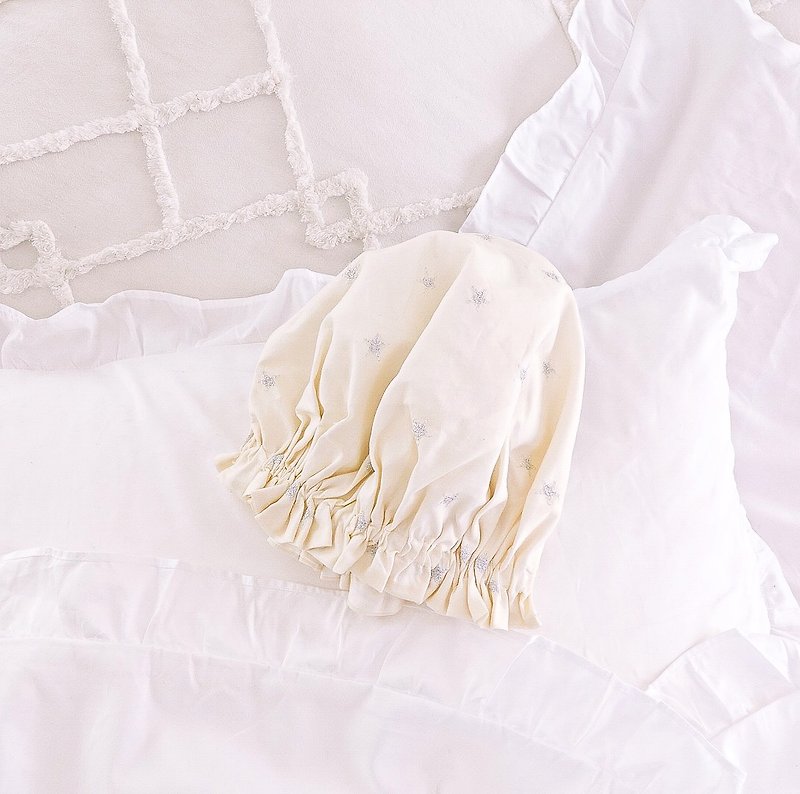 銀の白星刺繍　日本製洗えるシルクのナイトキャップ　髪質改善　美髪　生日禮物 - 臉部按摩 - 絲．絹 白色