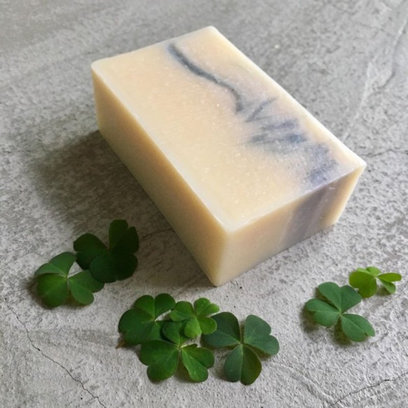 Acacia soap | Tea tree oil - บำรุงเล็บ - พืช/ดอกไม้ ขาว