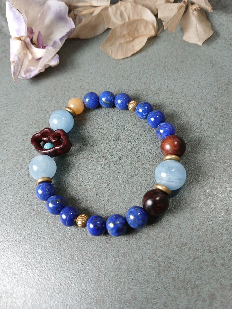 Bead design bracelet Aquamarine + Topaz + Lapis Lazuli + Rosewood + Stone+ Bronze - สร้อยข้อมือ - เครื่องประดับพลอย สีน้ำเงิน